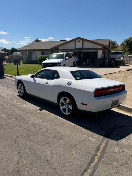 2011 Dodge Challenger 3rd Gen - Image 2 of 5