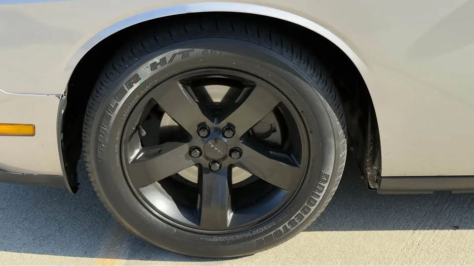 2011 Dodge Challenger 3rd Gen - Image 9 of 14