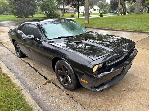 2011 Dodge Challenger SXT Coupe 2D