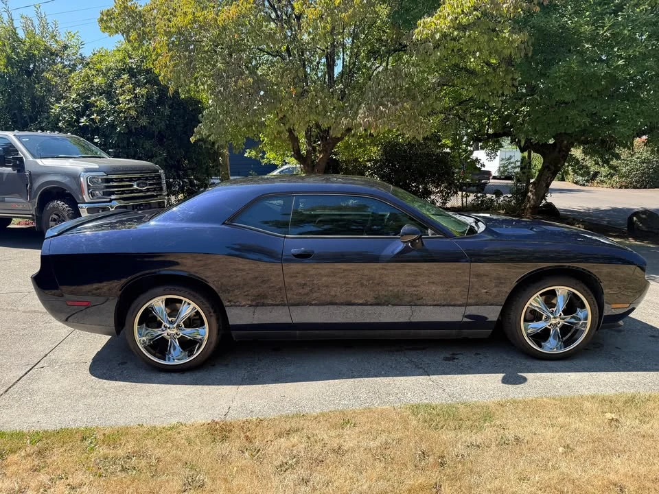 2011 Dodge Challenger 3rd Gen - Image 10 of 11
