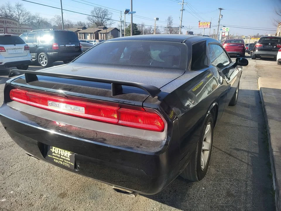 2011 Dodge Challenger 3rd Gen - Image 5 of 8