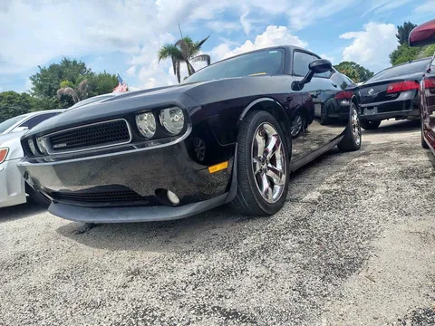2011 Dodge Challenger SXT Plus