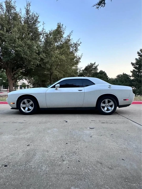 2011 Dodge Challenger 3rd Gen - Image 5 of 13