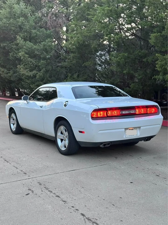 2011 Dodge Challenger 3rd Gen - Image 4 of 13