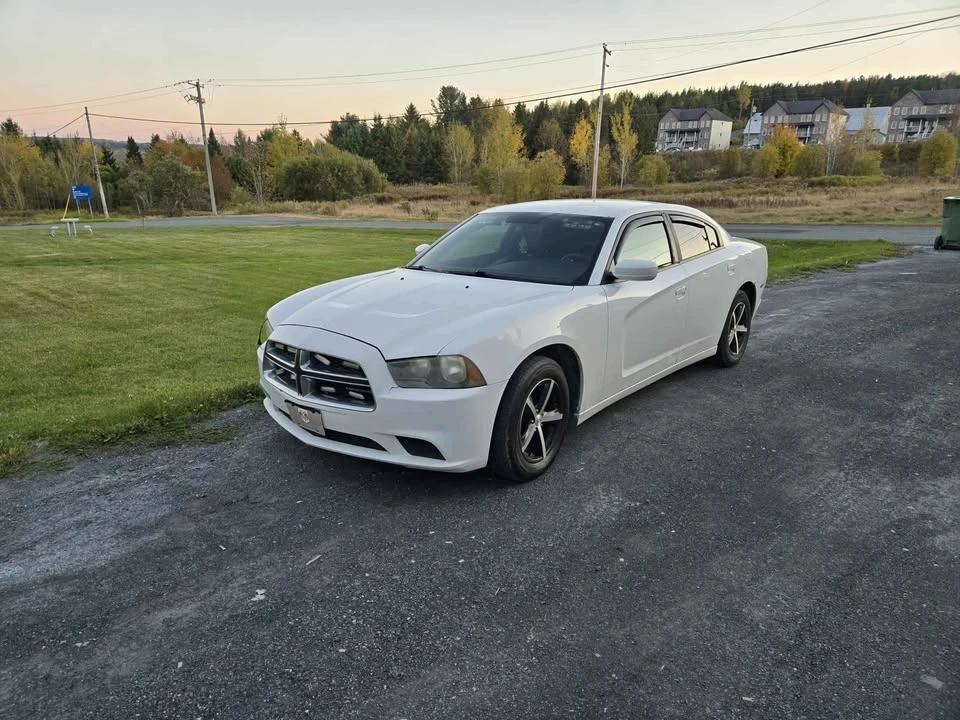 2011 Dodge Charger 7th Gen - Image 3 of 9