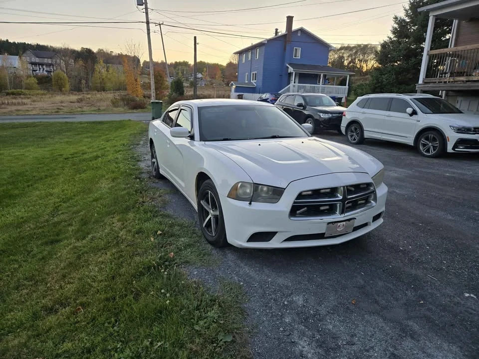2011 Dodge Charger 7th Gen - Image 2 of 9