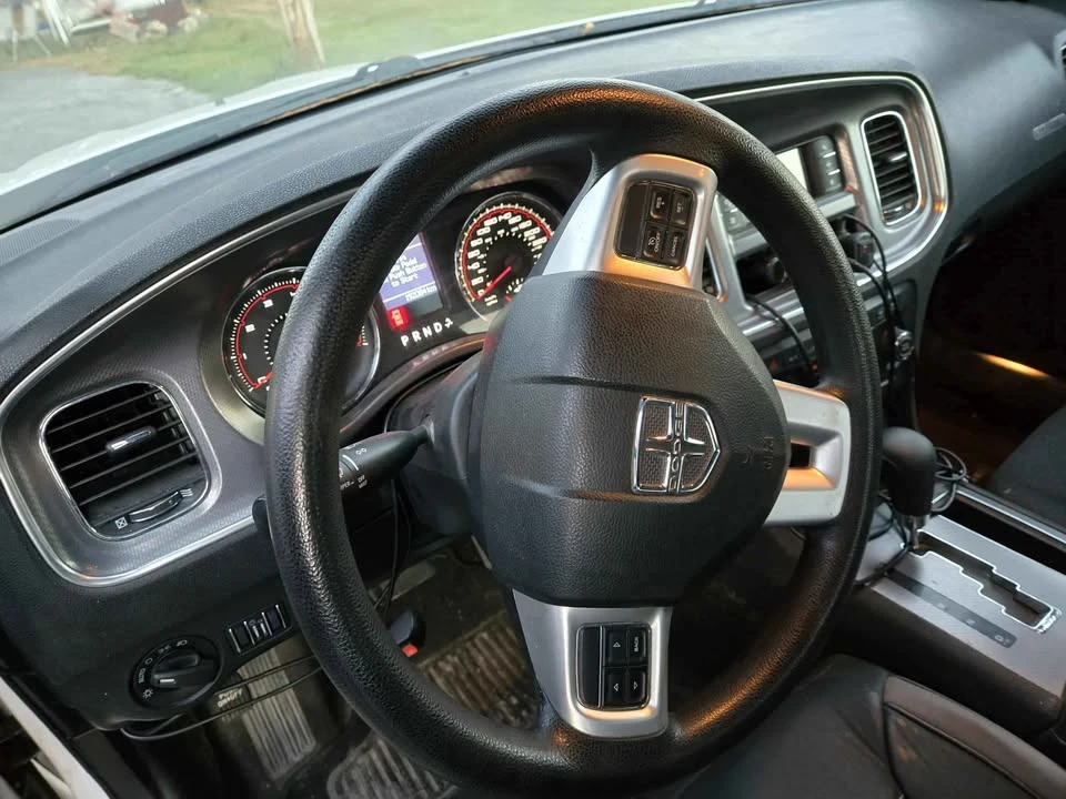 2011 Dodge Charger 7th Gen - Image 4 of 9