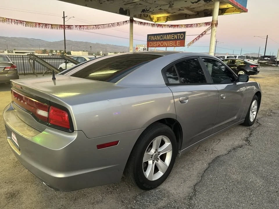 2011 Dodge Charger 7th Gen - Image 5 of 13