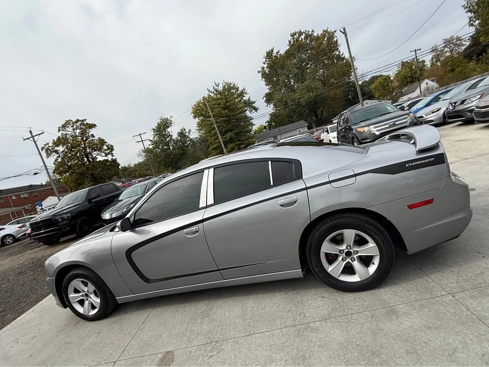 2011 Dodge Charger 7th Gen - Image 6 of 12