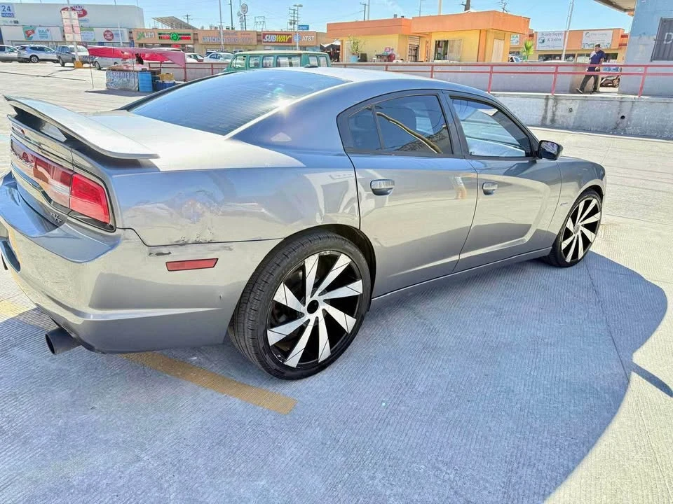 2011 Dodge Charger - Image 6 of 8