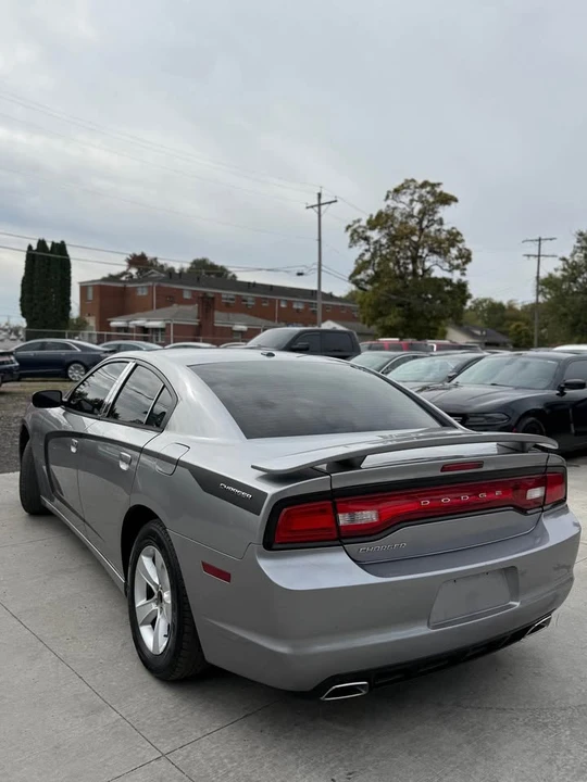 2011 Dodge Charger 7th Gen - Image 5 of 12