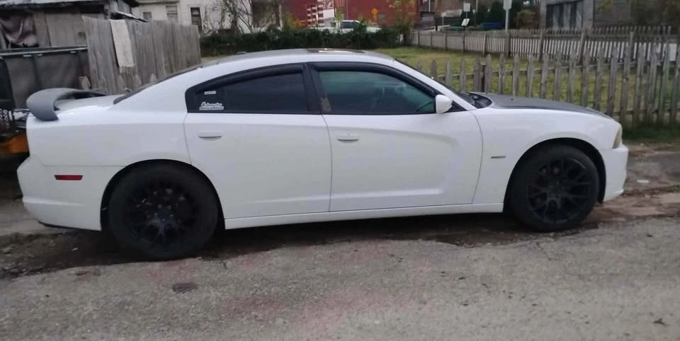 2011 Dodge Charger 7th Gen - Image 4 of 6