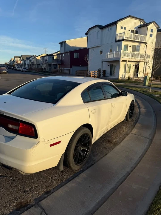 2011 Dodge Charger - Image 10 of 17