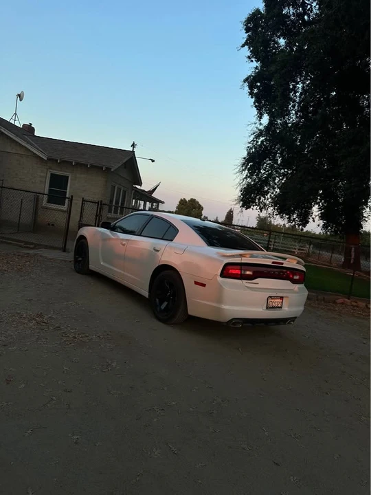 2011 Dodge Charger - Image 2 of 3