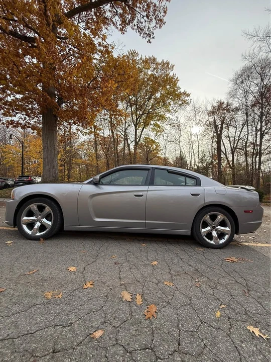 2011 Dodge Charger 7th Gen - Image 2 of 7