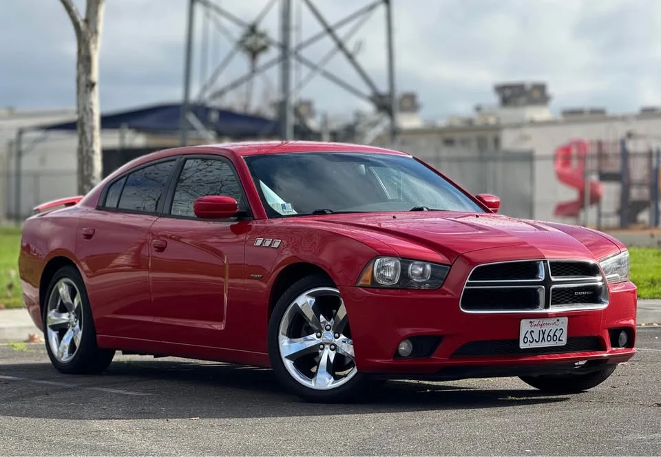 2011 Dodge Charger 7th Gen - Image 2 of 18