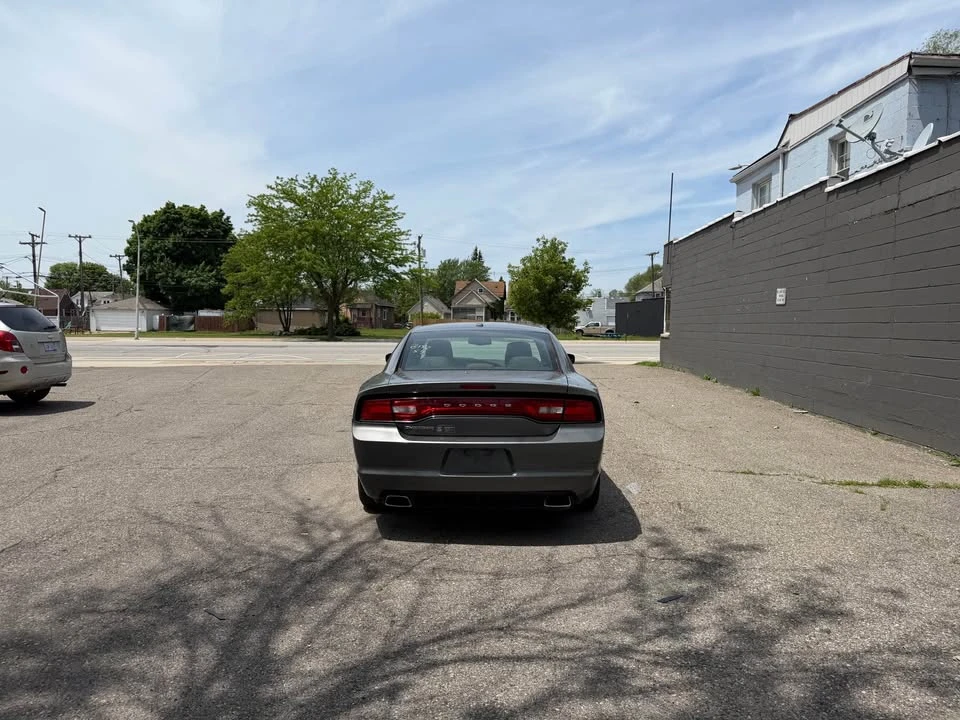 2011 Dodge Charger 7th Gen - Image 5 of 11