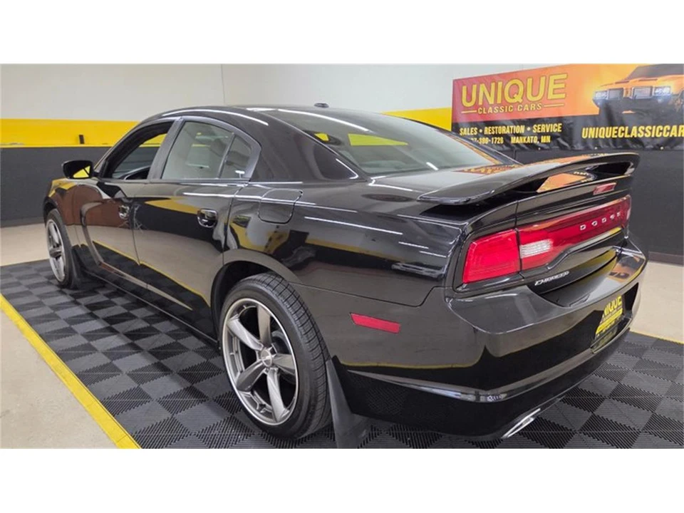 2011 Dodge Charger 7th Gen - Image 6 of 31