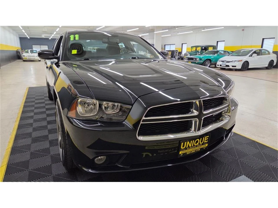 2011 Dodge Charger 7th Gen - Image 10 of 31