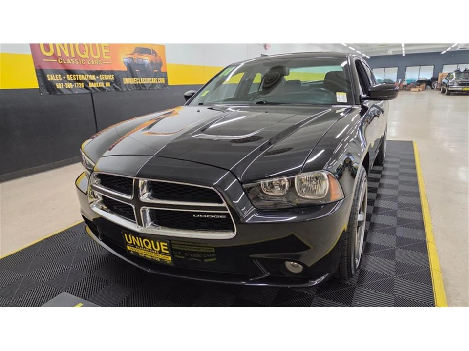 2011 Dodge Charger 7th Gen - Image 11 of 31