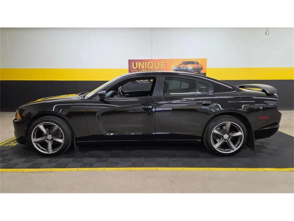 2011 Dodge Charger 7th Gen - Image 7 of 31