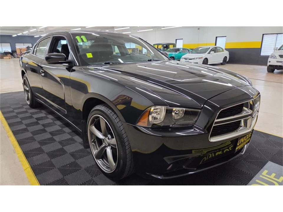 2011 Dodge Charger 7th Gen - Image 3 of 31