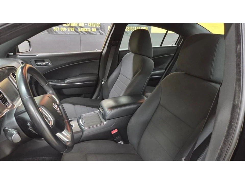 2011 Dodge Charger 7th Gen - Image 28 of 31