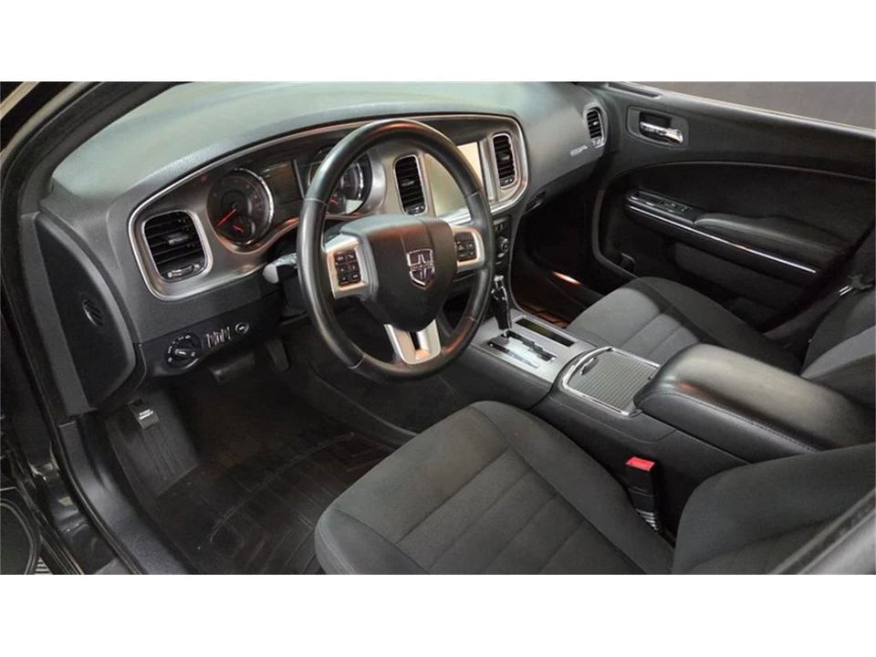 2011 Dodge Charger 7th Gen - Image 24 of 31