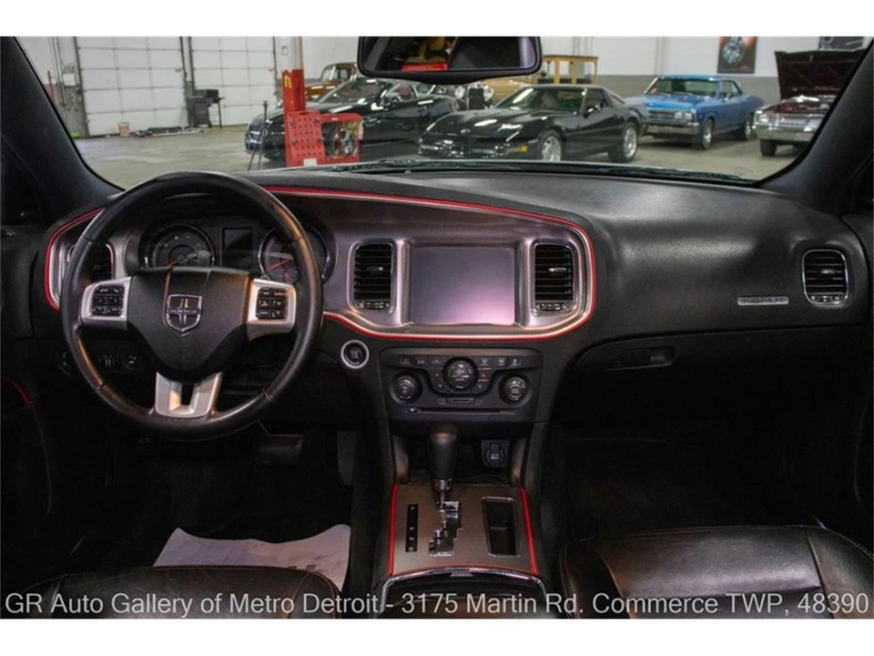 2011 Dodge Charger 7th Gen - Image 16 of 31