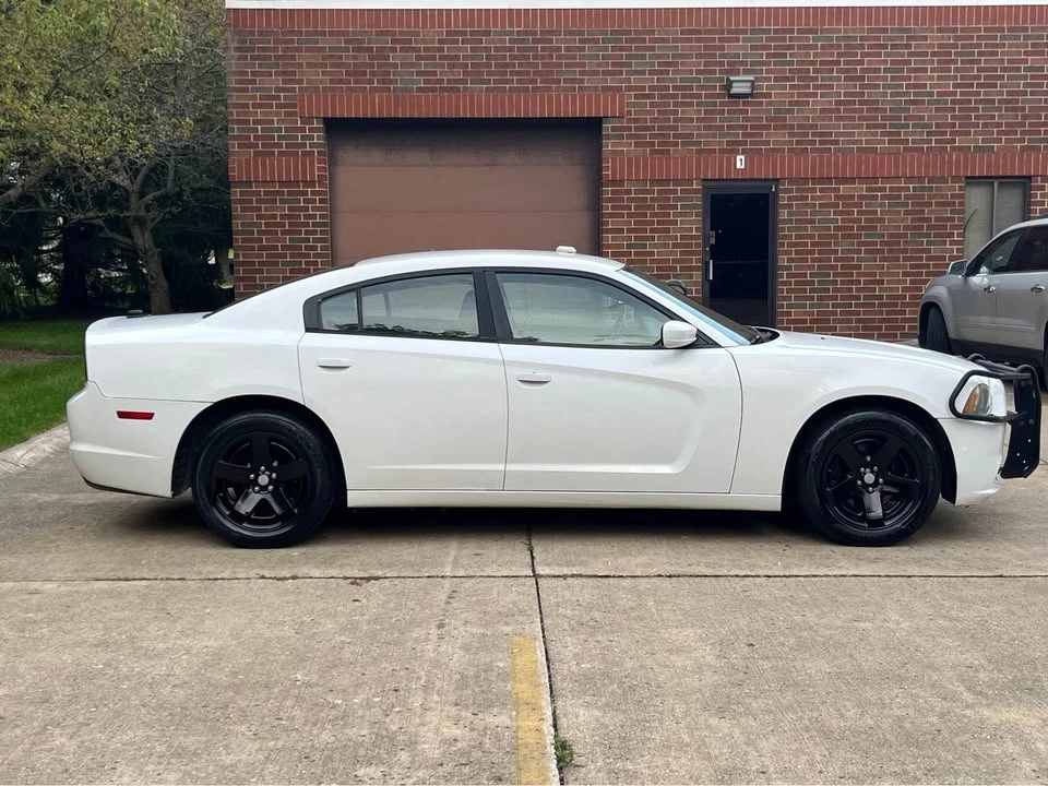 2011 Dodge Charger 7th Gen - Image 4 of 9