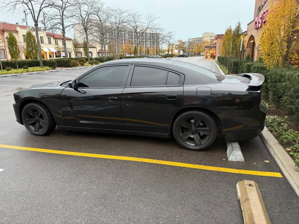 2011 Dodge Charger 7th Gen - Image 2 of 5