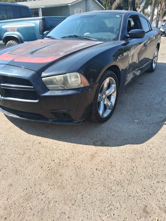 2011 Dodge Charger 7th Gen - Image 2 of 11