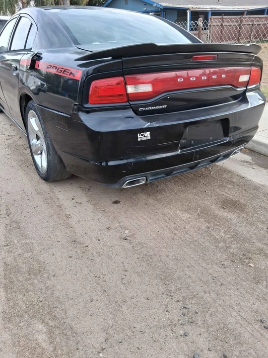 2011 Dodge Charger 7th Gen - Image 8 of 11