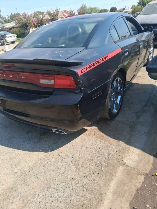2011 Dodge Charger 7th Gen - Image 5 of 11