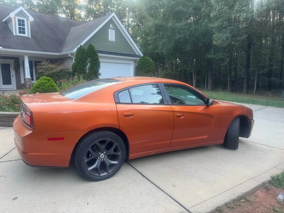2011 Dodge Charger 7th Gen - Image 2 of 8