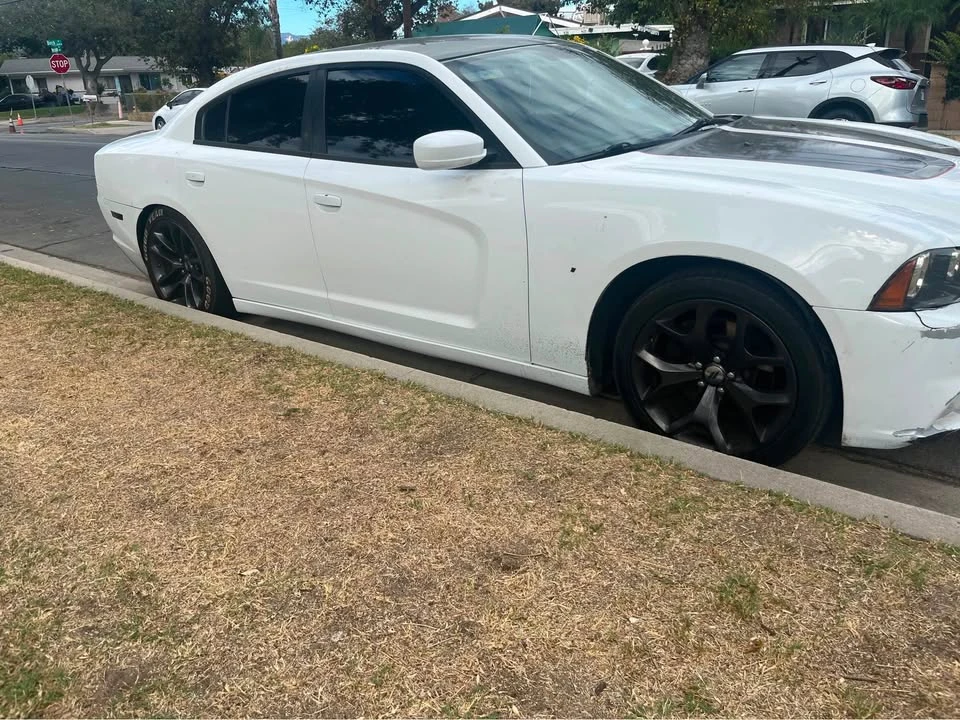 2011 Dodge Charger 7th Gen - Image 3 of 13
