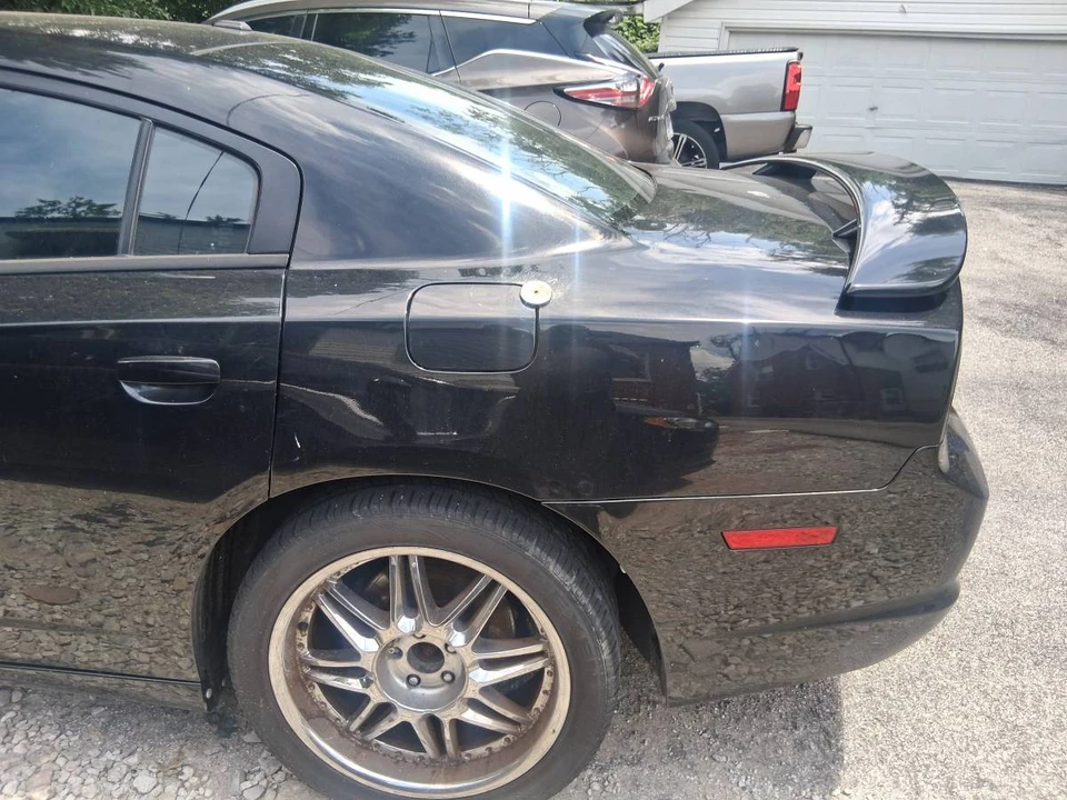 2011 Dodge Charger 7th Gen - Image 3 of 8