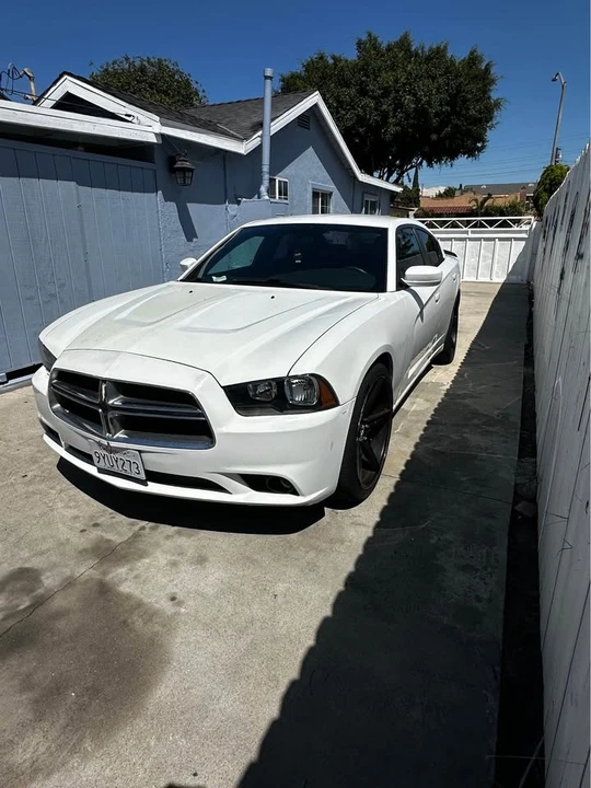 2011 Dodge Charger 7th Gen - Image 3 of 12