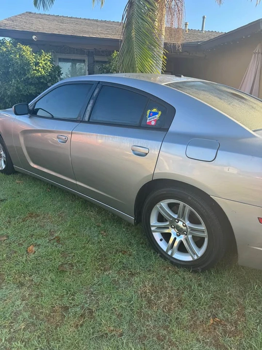 2011 Dodge Charger 7th Gen - Image 2 of 11