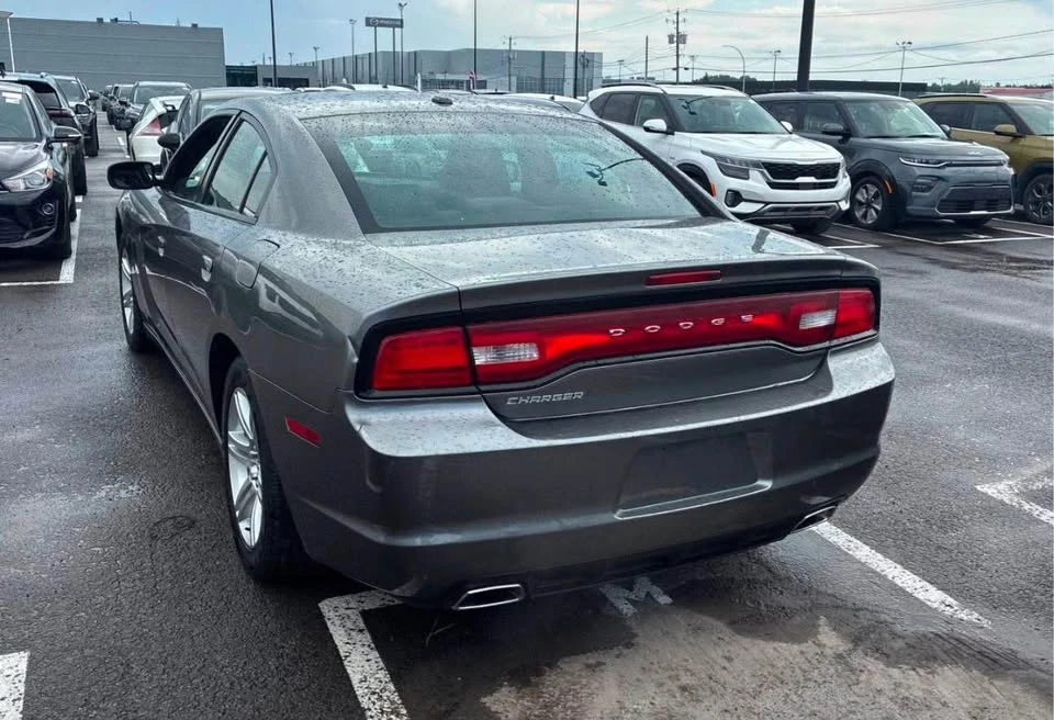 2011 Dodge Charger 7th Gen - Image 8 of 14