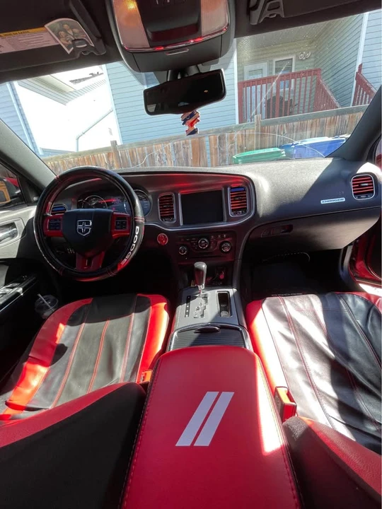 2011 Dodge Charger 7th Gen - Image 6 of 8