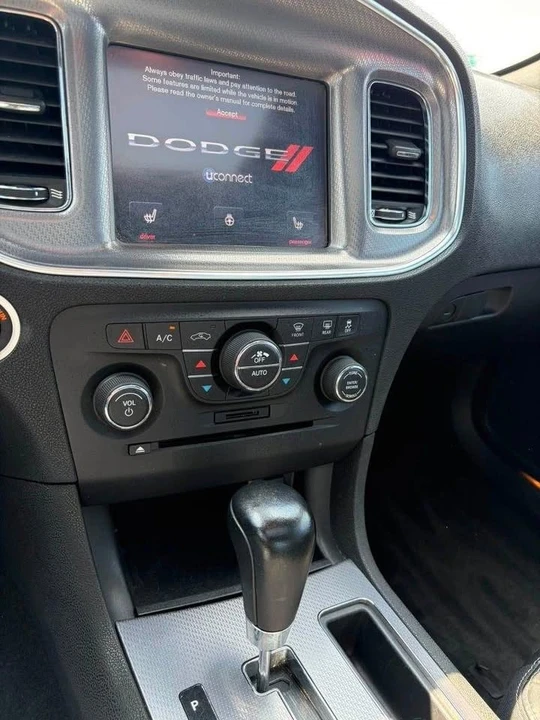 2011 Dodge Charger 7th Gen - Image 8 of 11