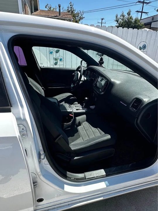 2011 Dodge Charger 7th Gen - Image 11 of 12