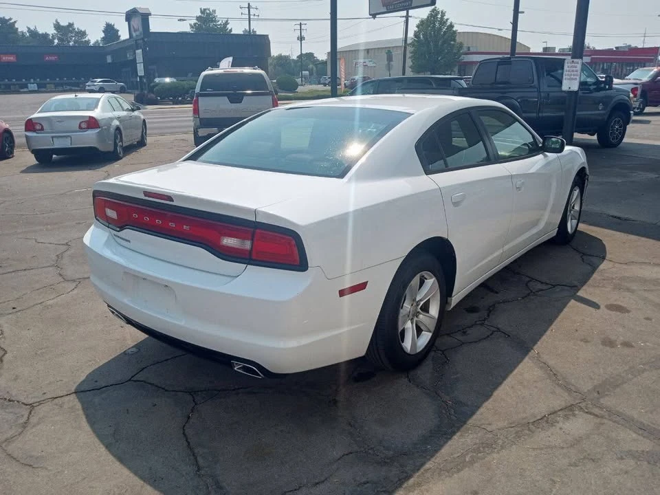 2011 Dodge Charger 7th Gen - Image 6 of 13