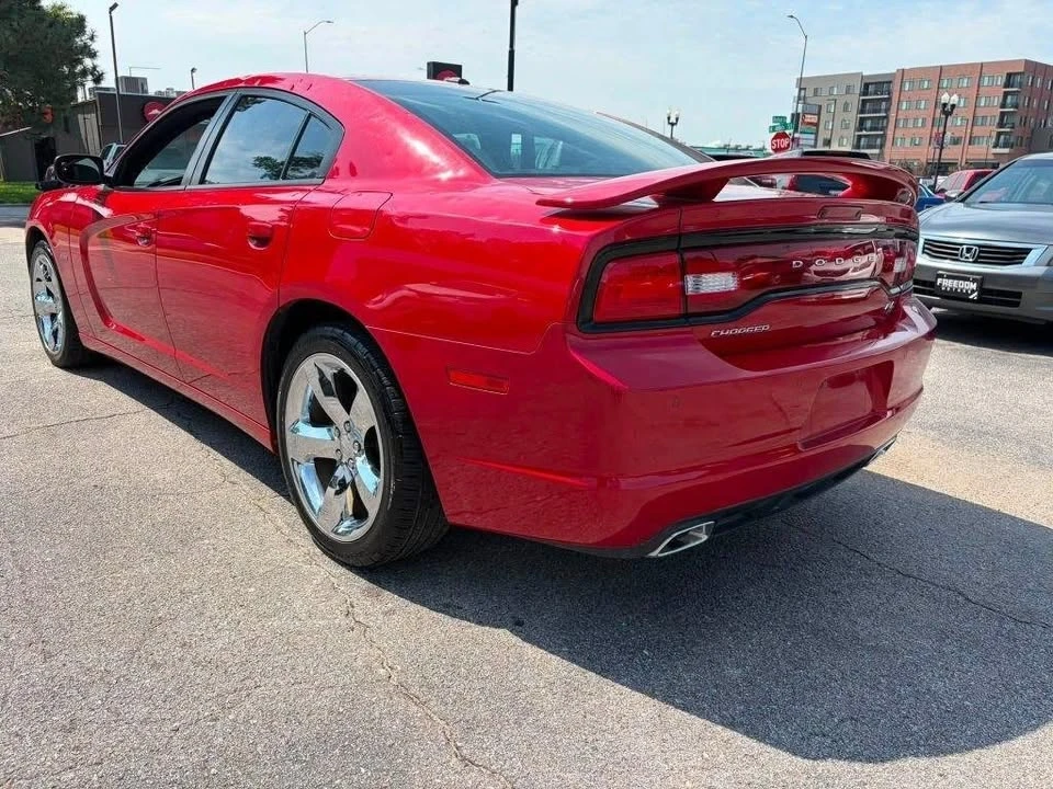 2011 Dodge Charger 7th Gen - Image 5 of 11