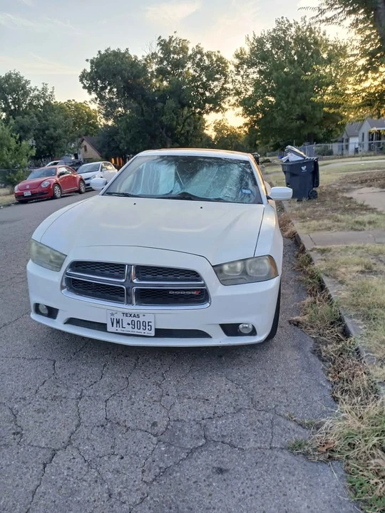 2011 Dodge Charger 7th Gen - Image 2 of 5