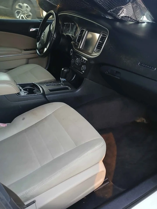 2011 Dodge Charger 7th Gen - Image 4 of 5