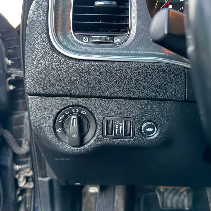 2011 Dodge Charger 7th Gen - Image 13 of 16
