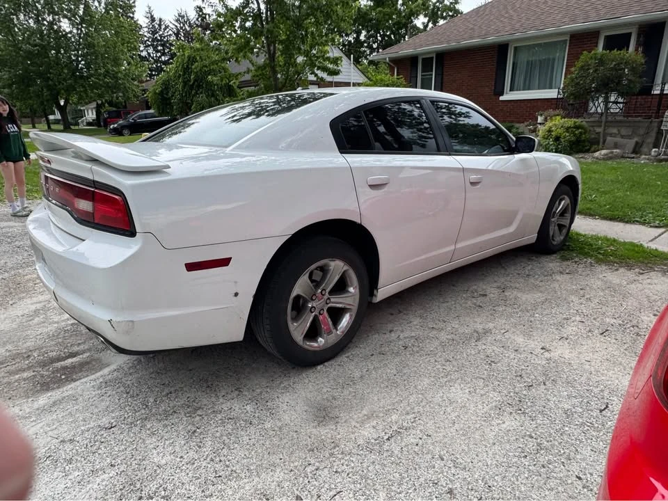 2011 Dodge Charger 7th Gen - Image 3 of 10