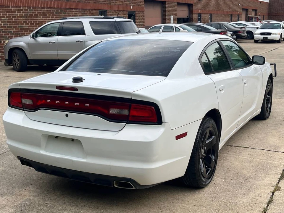 2011 Dodge Charger 7th Gen - Image 6 of 9